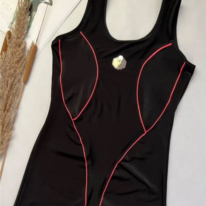 مایو زنانه پادار مشکی سایز بزرگ بدون کاپ ضدکلر