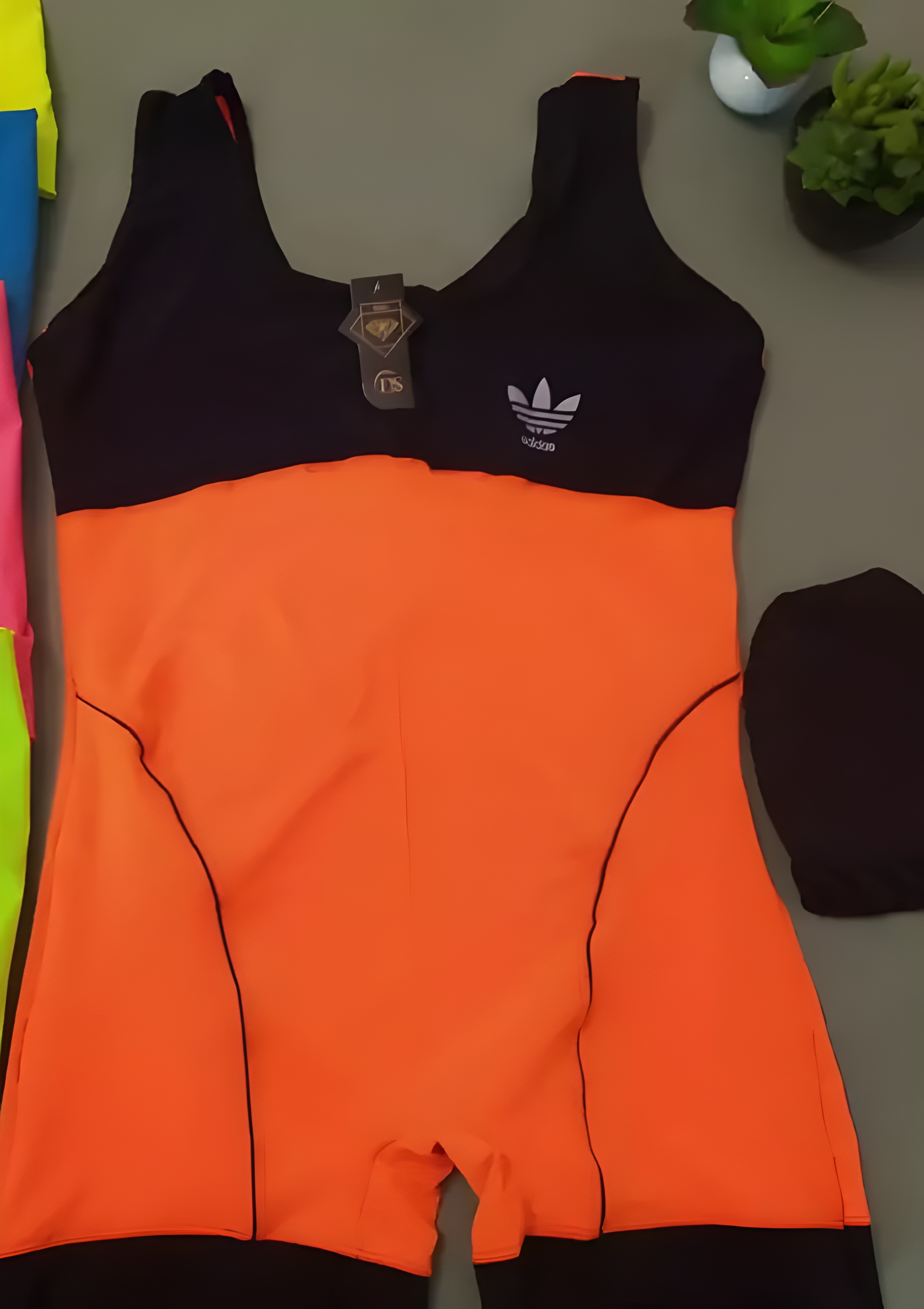 مایو زنانه پادار آدیداس بزرگ بدون کاپ ضدکلر