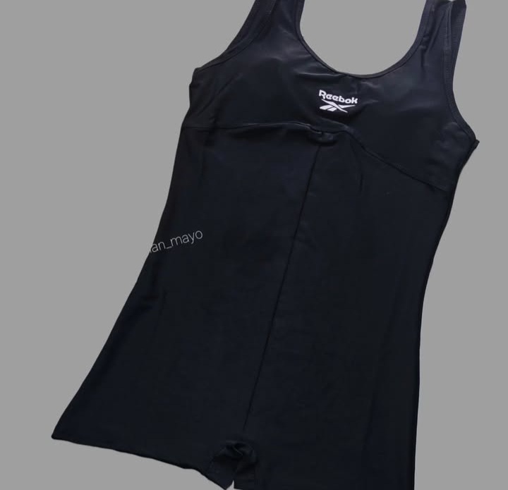 مایو زنانه پادار ریبوک مشکی کاپدار ضدکلر