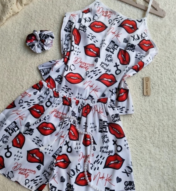 لباس خواب زنانه ساتن سفید طرح لب