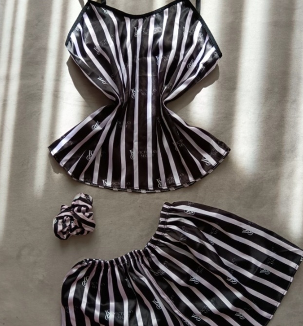 لباس خواب زنانه ساتن طرح راه راه