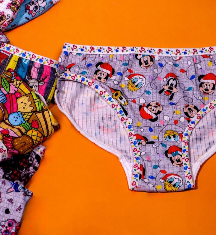 شورت دخترانه نخی طرحدار عروسکی بسته ۱۲ عددی